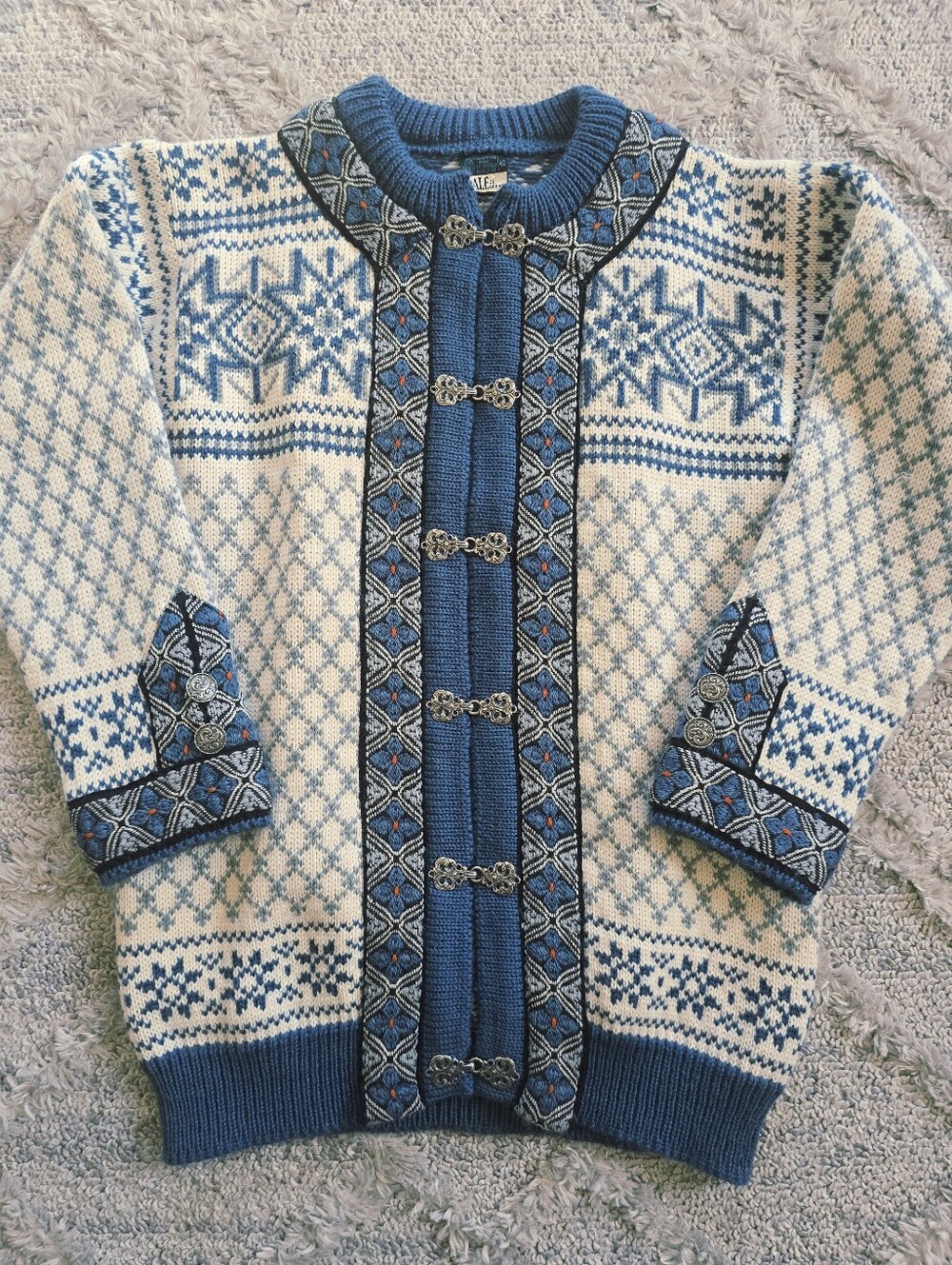 Vintage Dale Of Norway Pure New Wool Nordic Cardigan Sweater Ivory Blue Size 42